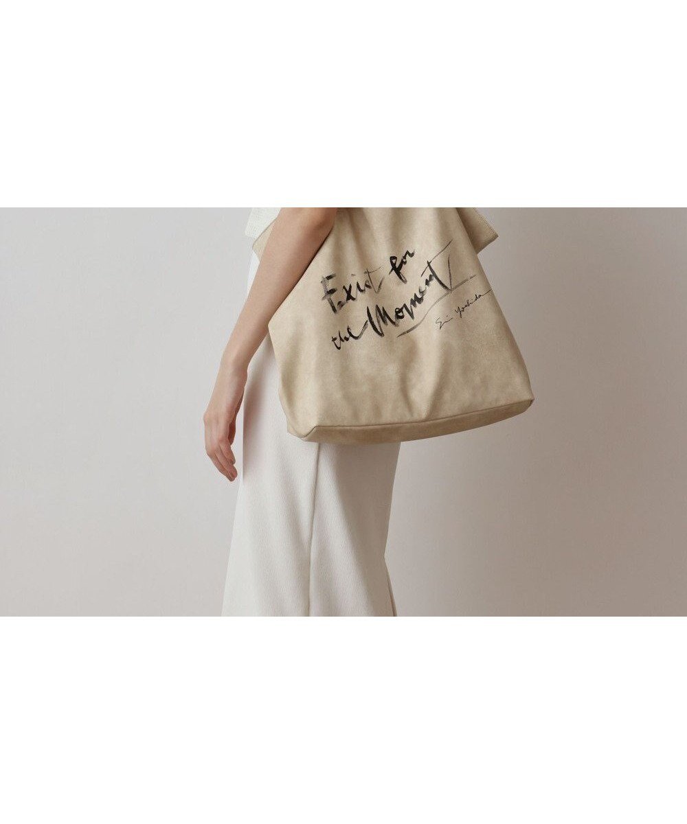 【グレース コンチネンタル/GRACE CONTINENTAL】のロゴレザートート インテリア・キッズ・メンズ・レディースファッション・服の通販 founy(ファニー) 　ファッション　Fashion　レディースファッション　Ladies' Fashion Online　バッグ　Bag　2025年　2025　2025春夏・S/S　Ss,Spring/Summer,2025　クラッシュ　Crash　トレンド　Trend　フェイクレザー　Faux Leather　プリント　Print　ヴィンテージ　Vintage　夏　Summer　ベージュ|ID: prp329100004525693 ipo3291000000032585085