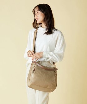 【ラ バガジェリー/LA BAGAGERIE】の【MONICA】ナイロン2WAYショルダーバッグ 人気、トレンドファッション・服の通販 founy(ファニー) ファッション Fashion レディースファッション Fashion for Women バッグ Bags ポケット Pocket, Pocket Detail マグネット Magnet, Magnetic Closure エレガント 上品 Elegant ビジネス 仕事 通勤 Business / Work / Commuting |ID:prp329100004526905