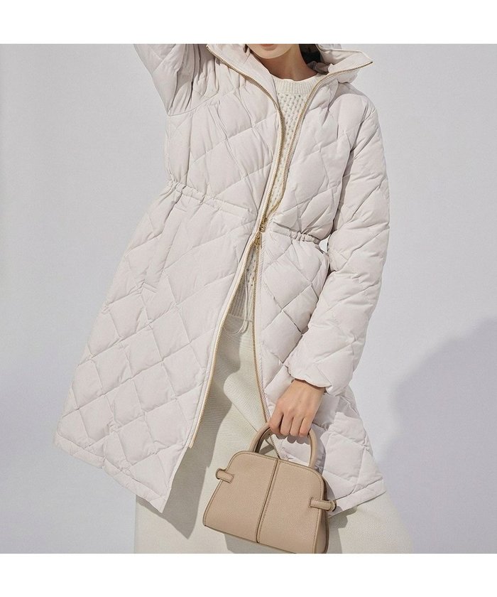 【アンフィーロ 自由区/UNFILO】の【VERY ベストダウン大賞 コスパ賞】TAION×UNFILO Aラインコート インテリア・キッズ・メンズ・レディースファッション・服の通販 founy(ファニー) https://founy.com/ ファッション Fashion レディースファッション Fashion for Women アウター Coat / Outerwear Collection コート・ロングコート・ピーコート Long Coats, Peacoats & More レディースジャケット・軽アウター Jackets Aラインコート A-Line Coats インナー Innerwear ウォッシャブル Machine Washable キルティング Quilted, Quilting コラボ Collaboration, Collab 軽量 Lightweight, Ultra Light サテン Satin, Glossy Fabric ショート Short, Short Length ジップ Zip, Zipper ジャケット Jacket, Outerwear タフタ Taffeta, Structured Fabric タンブラー Tumbler, Travel Mug ダウン Down, Puffer トレンド Trend, Trending Now 定番 Standard, Basic Item ブルゾン Blouson, Bomber Jacket ベスト Vest, Waistcoat 防寒 Cold Protection, Winter-Ready ロング Long, Long-Length 冬 Winter / This Winter A/W・秋冬 Autumn/Winter |ID: prp329100004526936 ipo3291000000035148076