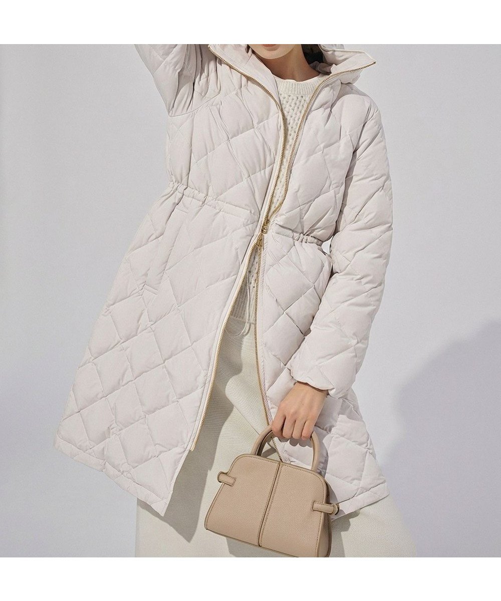 【アンフィーロ 自由区/UNFILO】の【VERY ベストダウン大賞 コスパ賞】TAION×UNFILO Aラインコート 人気、トレンドファッション・服の通販 founy(ファニー) ファッション Fashion レディースファッション Fashion for Women アウター Coat / Outerwear Collection コート・ロングコート・ピーコート Long Coats, Peacoats & More レディースジャケット・軽アウター Jackets Aラインコート A-Line Coats インナー Innerwear ウォッシャブル Machine Washable キルティング Quilted, Quilting コラボ Collaboration, Collab 軽量 Lightweight, Ultra Light サテン Satin, Glossy Fabric ショート Short, Short Length ジップ Zip, Zipper ジャケット Jacket, Outerwear タフタ Taffeta, Structured Fabric タンブラー Tumbler, Travel Mug ダウン Down, Puffer トレンド Trend, Trending Now 定番 Standard, Basic Item ブルゾン Blouson, Bomber Jacket ベスト Vest, Waistcoat 防寒 Cold Protection, Winter-Ready ロング Long, Long-Length 冬 Winter / This Winter A/W・秋冬 Autumn/Winter other-1|ID: prp329100004526936 ipo3291000000035148076