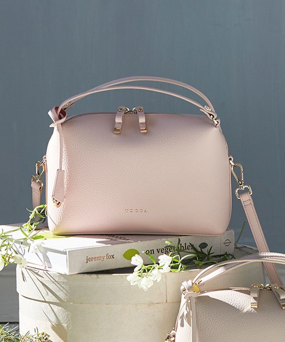 【トッカ/TOCCA】のMELODY LEATHER POCHETTE ポシェットバッグ インテリア・キッズ・メンズ・レディースファッション・服の通販 founy(ファニー) 　ファッション　Fashion　レディースファッション　WOMEN　バッグ　Bag　シンプル　Simple　スクエア　Square　ハンドバッグ　Handbag　フェミニン　Feminine　フォルム　Form　フラット　Flat　ポケット　Pocket　ポシェット　Pochette　モダン　Modern　ロマンティック　Romantic　財布　Wallet　雑誌　Magazine　ピンク系|ID: prp329100004526960 ipo3291000000032014603