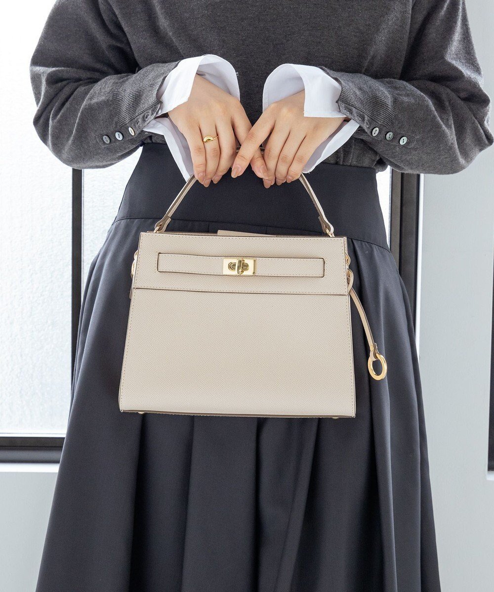 【組曲/KUMIKYOKU】のベルトデザインスクエアショルダーバッグ 人気、トレンドファッション・服の通販 founy(ファニー) 　ファッション　Fashion　レディースファッション　Fashion for Women　バッグ　Bags　ベルト&ウエストマーク　Belts & Waist Accessories　オケージョン　Occasion Wear　クラシカル　Classical, Vintage-Inspired　ショルダー　Shoulder, Shoulder Strap　シンプル　Simple, Minimal　セレモニー　Ceremony　ダウン　Down, Puffer　フェイクレザー　Faux Leather, PU Leather　フォーマル　Formal, Dressy　ポケット　Pocket, Pocket Detail　モチーフ　Motif, Design Theme　エレガント 上品　Elegant　人気　Popular, Best Seller　入学式　Entrance Ceremony　卒業式　Graduation Ceremony　 other-1|ID: prp329100004527079 ipo3291000000033263330