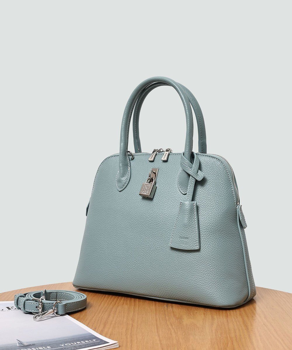 【スタイルコード/STYLE CODE】の【PADMA/パドマ】 キーチャーム付 本革ハンドバッグ インテリア・キッズ・メンズ・レディースファッション・服の通販 founy(ファニー) 　ファッション　Fashion　レディースファッション　WOMEN　バッグ　Bag　シンプル　Simple　スタイリッシュ　Stylish　チャーム　Charm　人気　Popularity　ハンドバッグ　Handbag　フェミニン　Feminine　フォルム　Form　フォーマル　Formal　ボックス　Box　おすすめ　Recommend　エレガント 上品　Elegant　セレモニー　Ceremony　クリスマス X'mas　Christmas Xmas　ギフト プレゼント　Gift Present　入学式　Entrance Ceremony　卒業式　Graduation Ceremony　結婚式　Wedding Ceremony　ビジネス 仕事 通勤　Business　サックス|ID: prp329100004527090 ipo3291000000032015145