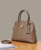 【スタイルコード/STYLE CODE】の【PADMA/パドマ】 キーチャーム付 本革ハンドバッグ 人気、トレンドファッション・服の通販 founy(ファニー) ファッション Fashion レディースファッション WOMEN バッグ Bag シンプル Simple スタイリッシュ Stylish チャーム Charm 人気 Popularity ハンドバッグ Handbag フェミニン Feminine フォルム Form フォーマル Formal ボックス Box おすすめ Recommend エレガント 上品 Elegant セレモニー Ceremony クリスマス X'mas Christmas Xmas ギフト プレゼント Gift Present 入学式 Entrance Ceremony 卒業式 Graduation Ceremony 結婚式 Wedding Ceremony ビジネス 仕事 通勤 Business thumbnail トープ|ID: prp329100004527090 ipo3291000000032015146