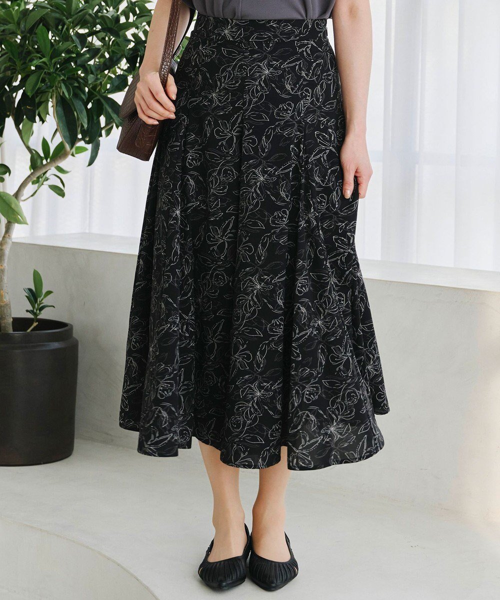 【ティアクラッセ/Tiaclasse】の【洗える】フラワープリントスカート インテリア・キッズ・メンズ・レディースファッション・服の通販 founy(ファニー) ファッション Fashion レディースファッション Fashion for Women スカート Skirts アクセサリー Fashion Accessories ウォッシャブル Machine Washable エレガント 上品 Elegant 春 Spring 洗える Machine Washable 秋 Autumn カーディガン Cardigan, Knitwear チュニック Tunic, Long Top フェミニン Feminine, Girly フラワー Flower, Floral フレア Flare, Flared ミドル Middle Length, Mid Height ロング Long, Long-Length 楽ちん Easy Fit, Comfortable S/S・春夏 SS, Spring/Summer, Warm Season 再入荷 Restock / Back in Stock 夏 Summer 新作・新入荷 New Arrivals / New In ブラック|ID: prp329100004527286 ipo3291000000034245824