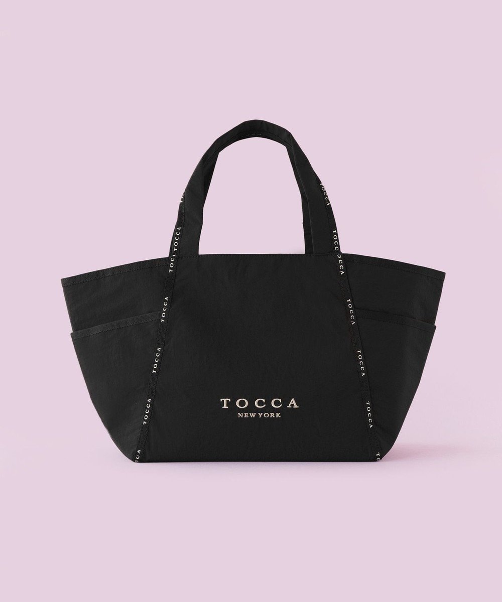 【トッカ/TOCCA】の【WEB&一部店舗限定】【撥水】PISCINA TOTE M トートバッグ M インテリア・キッズ・メンズ・レディースファッション・服の通販 founy(ファニー) 　ファッション　Fashion　レディースファッション　WOMEN　バッグ　Bag　クラウン　Crown　シューズ　Shoes　ジップ　Zip　スポーツ　Sports　スポーティ　Sporty　財布　Wallet　フェミニン　Feminine　プリント　Print　ポケット　Pocket　リボン　Ribbon　旅行　Travel　ブラック系|ID: prp329100004527312 ipo3291000000032016015