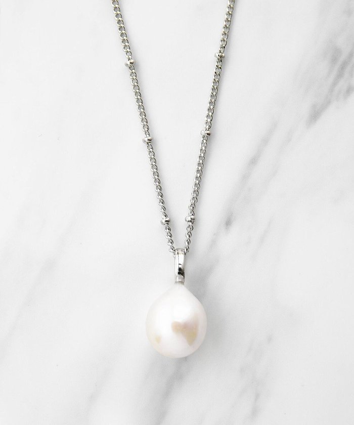 【トッカ/TOCCA】のNOBLE PEARL NECKLACE 淡水バロックパール ネックレス インテリア・キッズ・メンズ・レディースファッション・服の通販 founy(ファニー) https://founy.com/ ファッション Fashion レディースファッション Fashion for Women ジュエリー Jewelry ネックレス Necklaces & Pendants アクセサリー Fashion Accessories カットソー Cut and Sewn Top シンプル Simple, Minimal チェーン Chain, Chain Strap テクスチャー Texture, Textured Fabric ネックレス Necklace, Pendant Necklace バロック Baroque, Baroque Design パール Pearl, Pearl Accent フェミニン Feminine, Girly フォルム Silhouette, Form ポーチ Pouch, Small Case ロング Long, Long-Length S/S・春夏 SS, Spring/Summer, Warm Season おすすめ Recommended / Our Picks 夏 Summer 2024年 2024 2024春夏・S/S Spring/Summer 2024 SS24 エレガント 上品 Elegant ギフト プレゼント Gift / Present |ID: prp329100004527330 ipo3291000000032746725