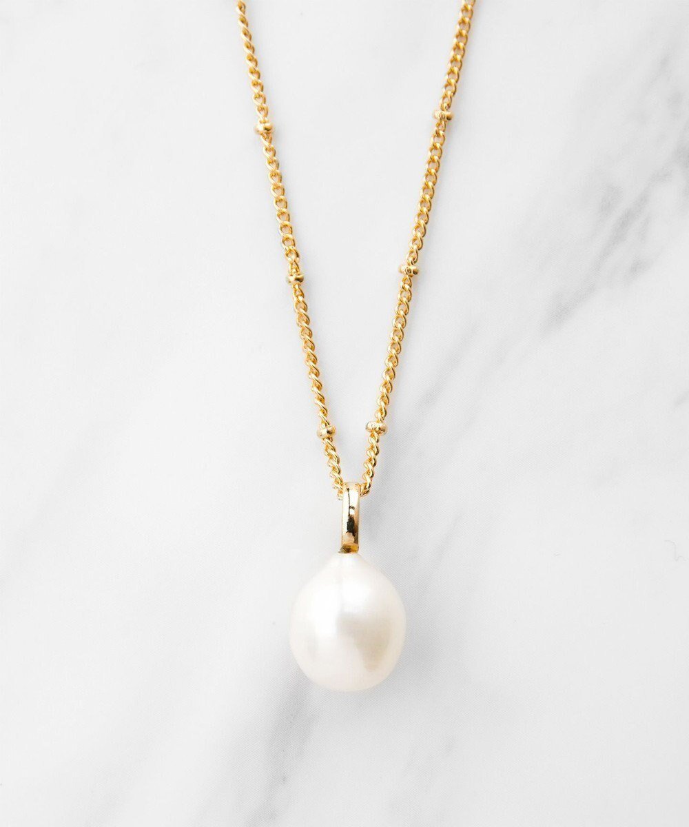 【トッカ/TOCCA】のNOBLE PEARL NECKLACE 淡水バロックパール ネックレス インテリア・キッズ・メンズ・レディースファッション・服の通販 founy(ファニー) 　ファッション　Fashion　レディースファッション　Fashion for Women　ジュエリー　Jewelry　ネックレス　Necklaces & Pendants　アクセサリー　Fashion Accessories　カットソー　Cut and Sewn Top　シンプル　Simple, Minimal　チェーン　Chain, Chain Strap　テクスチャー　Texture, Textured Fabric　ネックレス　Necklace, Pendant Necklace　バロック　Baroque, Baroque Design　パール　Pearl, Pearl Accent　フェミニン　Feminine, Girly　フォルム　Silhouette, Form　ポーチ　Pouch, Small Case　ロング　Long, Long-Length　S/S・春夏　SS, Spring/Summer, Warm Season　おすすめ　Recommended / Our Picks　夏　Summer　2024年　2024　2024春夏・S/S　Spring/Summer 2024 SS24　エレガント 上品　Elegant　ギフト プレゼント　Gift / Present　ゴールド系|ID: prp329100004527330 ipo3291000000032746727