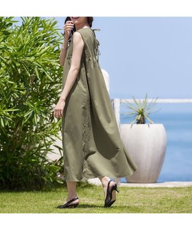 【ティアクラッセ/Tiaclasse】の【洗える】後ろリボンギャザーワンピース 人気、トレンドファッション・服の通販 founy(ファニー) ファッション Fashion レディースファッション WOMEN ワンピース Dress アクセサリー Accessories ウォッシャブル Washable 春 Spring 洗える Washable カーディガン Cardigan ガーリー Girly ギャザー Gather シンプル Simple スニーカー Sneakers スリーブ Sleeve チュニック Tunic フェミニン Feminine フレンチ French ポケット Pocket マキシ Maxi リゾート Resort リボン Ribbon ロング Long 楽ちん Easy S/S・春夏 Ss・Spring/Summer 再入荷 Restock/Back In Stock/Re Arrival 夏 Summer エレガント 上品 Elegant NEW・新作・新着・新入荷 New Arrivals |ID:prp329100004527349