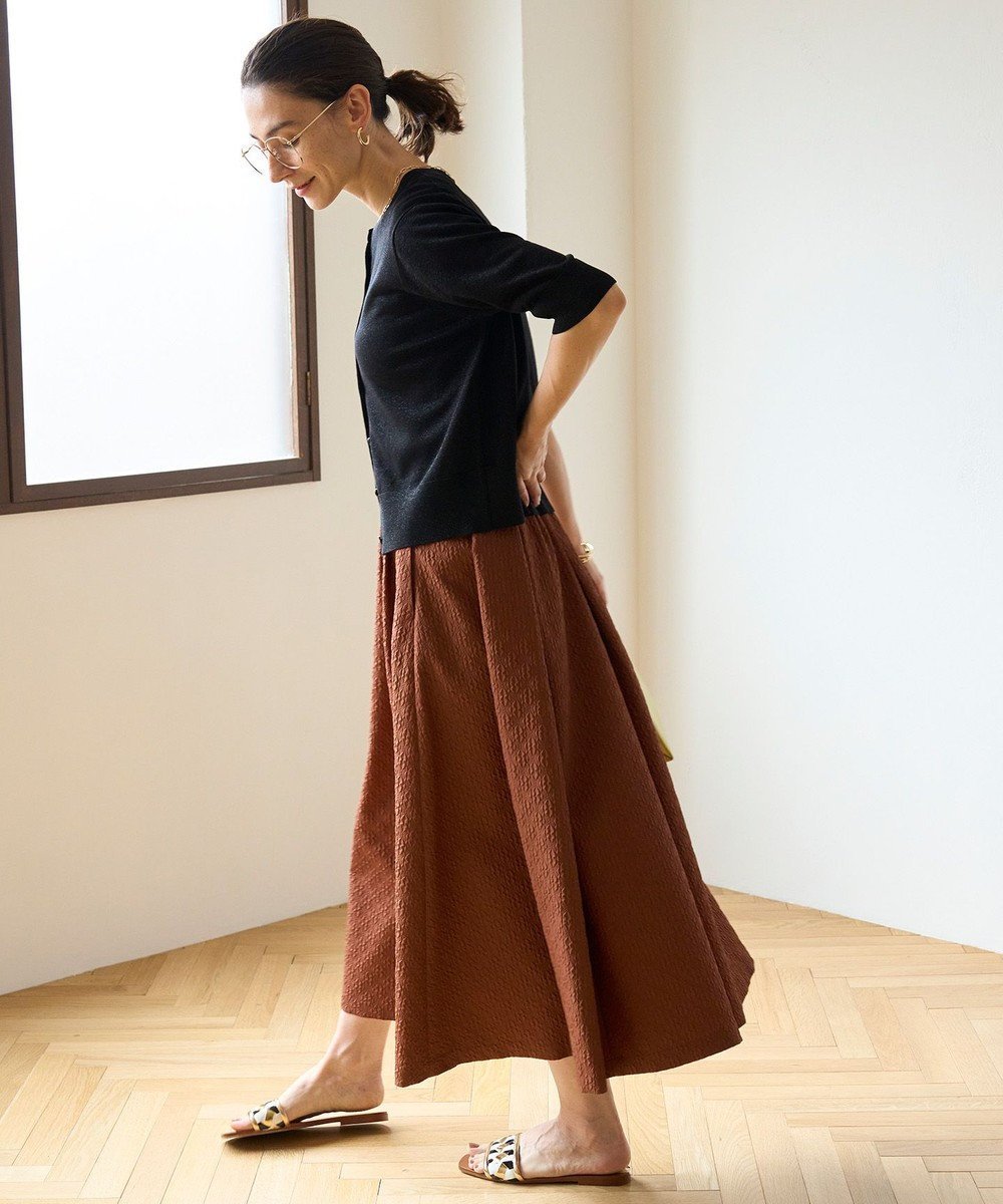 【アンフィーロ 自由区/UNFILO】のエンボスフレアスカート インテリア・キッズ・メンズ・レディースファッション・服の通販 founy(ファニー) 　ファッション　Fashion　レディースファッション　Fashion for Women　スカート　Skirts　Aライン・フレアスカート　A-Line & Flared Skirts　ウォッシャブル　Machine Washable　シンプル　Simple, Minimal　エレガント 上品　Elegant　夏　Summer　春　Spring　S/S・春夏　SS, Spring/Summer, Warm Season　ブラウン|ID: prp329100004527461 ipo3291000000034247845