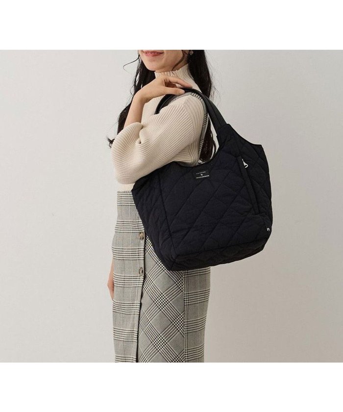 【ルートート/ROOTOTE】の1331【仕切り+自立+撥水】LT.ラウンド.パルーティ.キルト-C インテリア・キッズ・メンズ・レディースファッション・服の通販 founy(ファニー) https://founy.com/ ファッション Fashion レディースファッション WOMEN バッグ Bag カメラ Camera キルティング Quilting キルト Quilt 傘 Umbrella シンプル Simple フィット Fit フォルム Form フラット Flat プリント Print ボックス Box ポケット Pocket ラウンド Round ランダム Random NEW・新作・新着・新入荷 New Arrivals |ID: prp329100004527500 ipo3291000000032016786