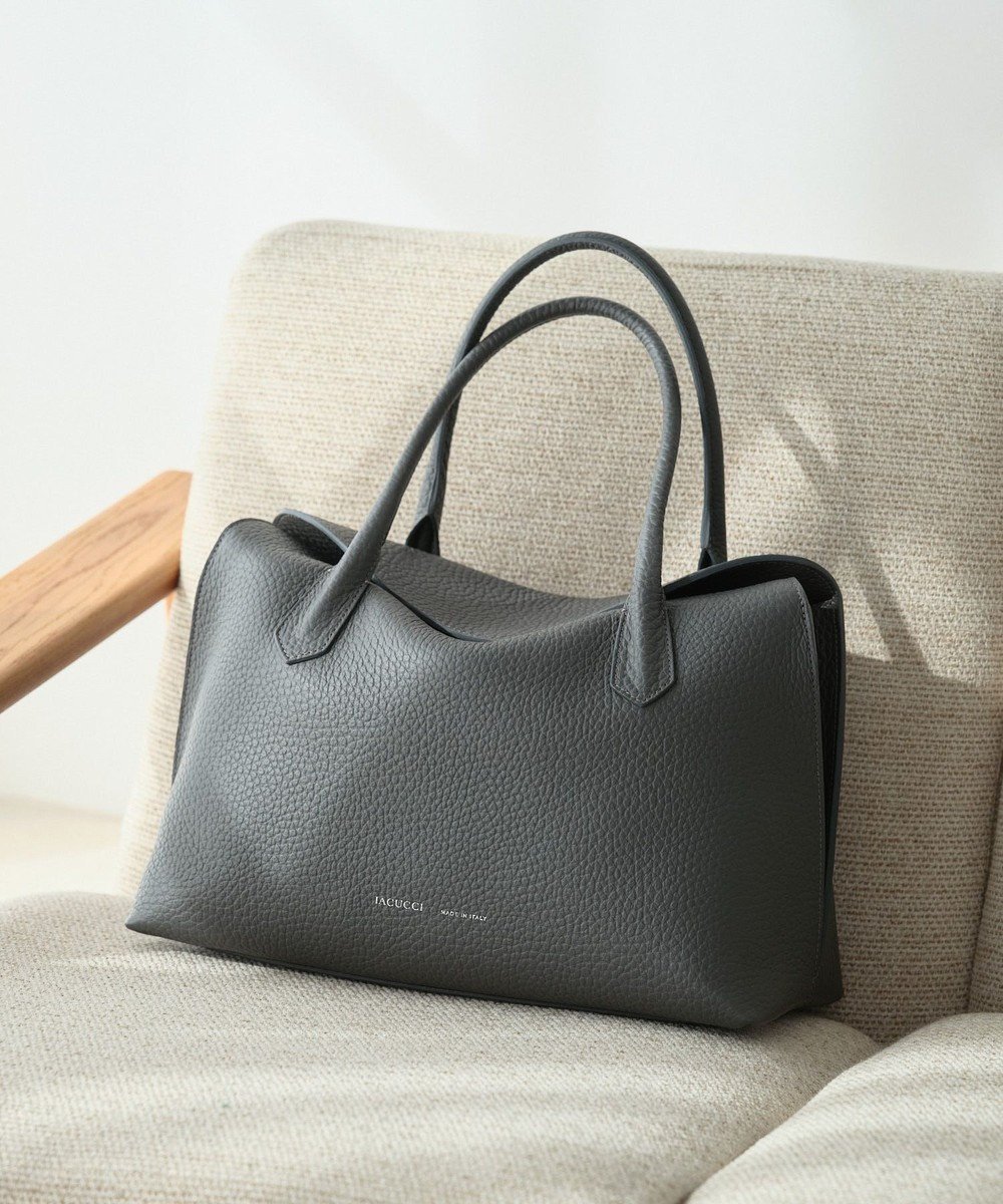 【イアクッチ/IACUCCI】のラーナ L ALCE インテリア・キッズ・メンズ・レディースファッション・服の通販 founy(ファニー) 　雑誌掲載アイテム　Magazine Picks & Fashion Features　ファッション雑誌　Fashion Magazines　バイラ　BAILA　ファッション　Fashion　レディースファッション　Fashion for Women　バッグ　Bags　イタリア　Italy　10月号　October Issue　シンプル　Simple, Minimal　雑誌　Magazine, Fashion Magazine　マグネット　Magnet, Magnetic Closure　メタル　Metal, Metal Parts　おすすめ　Recommended / Our Picks　ビジネス 仕事 通勤　Business / Work / Commuting　グレー|ID: prp329100004529565 ipo3291000000033714887