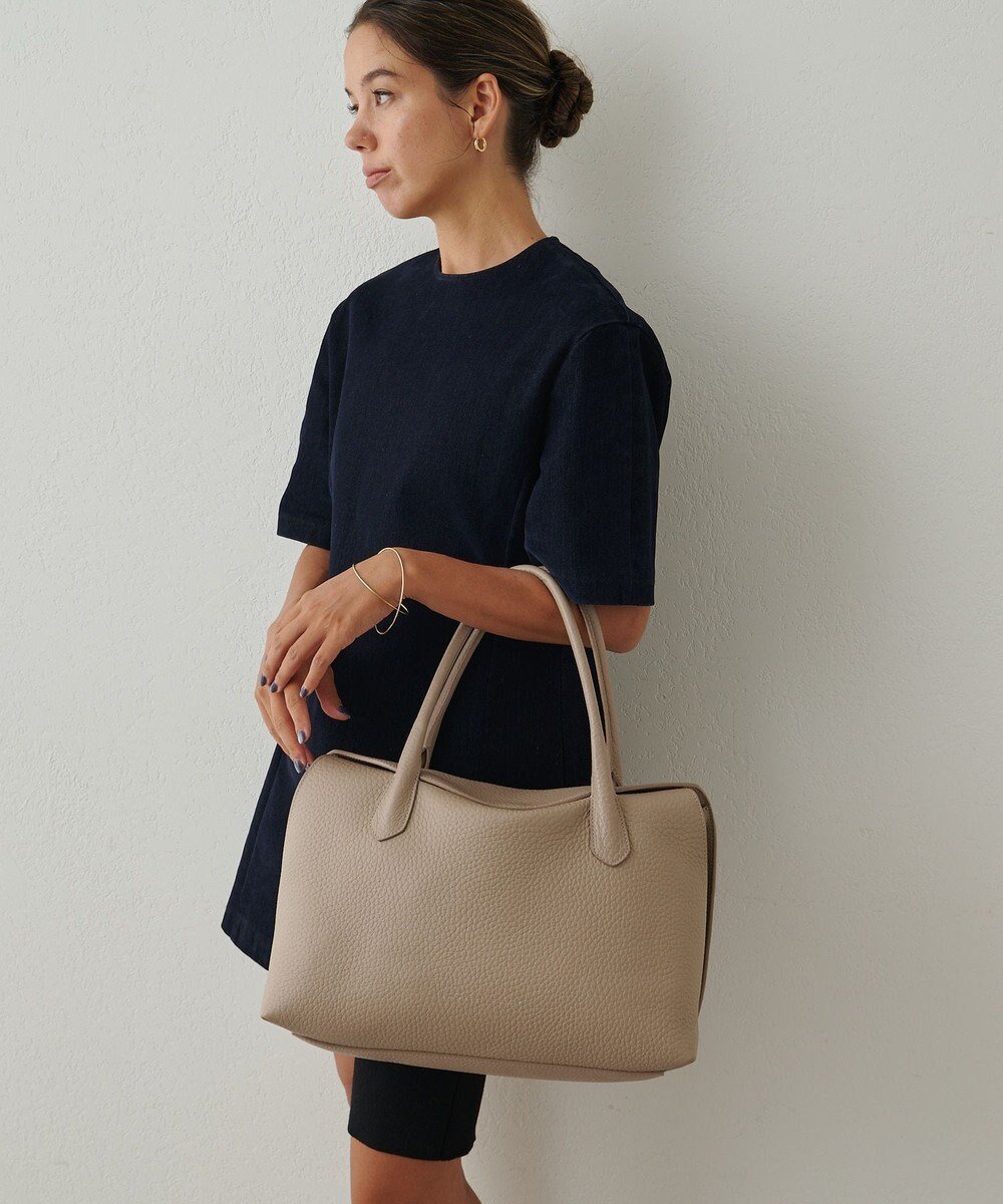 【イアクッチ/IACUCCI】のラーナ L ALCE インテリア・キッズ・メンズ・レディースファッション・服の通販 founy(ファニー) 　雑誌掲載アイテム　Magazine Picks & Fashion Features　ファッション雑誌　Fashion Magazines　バイラ　BAILA　ファッション　Fashion　レディースファッション　Fashion for Women　バッグ　Bags　イタリア　Italy　10月号　October Issue　ショルダー　Shoulder, Shoulder Strap　シンプル　Simple, Minimal　雑誌　Magazine, Fashion Magazine　チャーム　Charm, Pendant　マグネット　Magnet, Magnetic Closure　メタル　Metal, Metal Parts　おすすめ　Recommended / Our Picks　ビジネス 仕事 通勤　Business / Work / Commuting　グレージュ|ID: prp329100004529565 ipo3291000000036295203