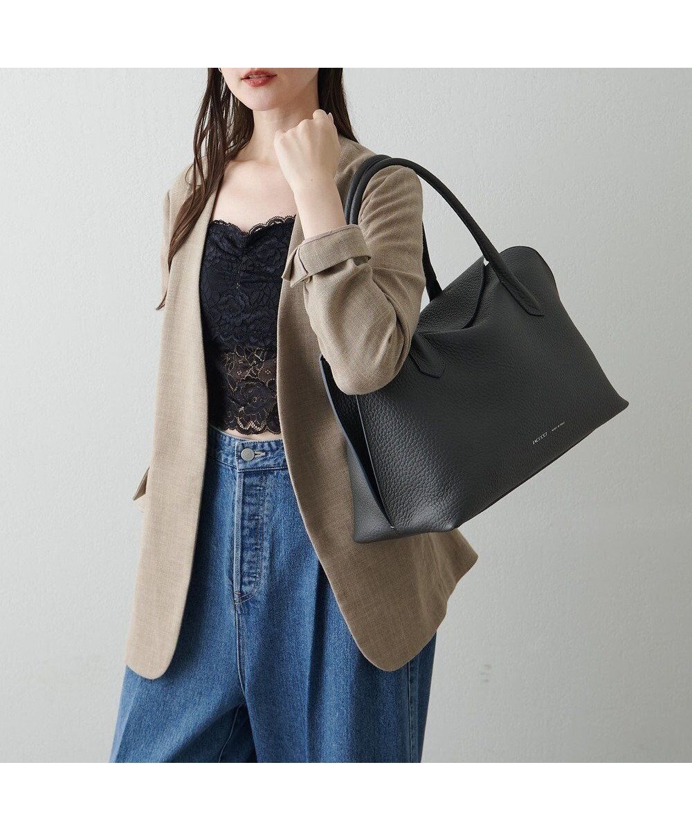 【イアクッチ/IACUCCI】のラーナ L ALCE インテリア・キッズ・メンズ・レディースファッション・服の通販 founy(ファニー) 　雑誌掲載アイテム　Magazine Picks & Fashion Features　ファッション雑誌　Fashion Magazines　バイラ　BAILA　ファッション　Fashion　レディースファッション　Fashion for Women　バッグ　Bags　イタリア　Italy　10月号　October Issue　ショルダー　Shoulder, Shoulder Strap　シンプル　Simple, Minimal　雑誌　Magazine, Fashion Magazine　チャーム　Charm, Pendant　マグネット　Magnet, Magnetic Closure　メタル　Metal, Metal Parts　おすすめ　Recommended / Our Picks　ビジネス 仕事 通勤　Business / Work / Commuting　グレー|ID: prp329100004529565 ipo3291000000036295204