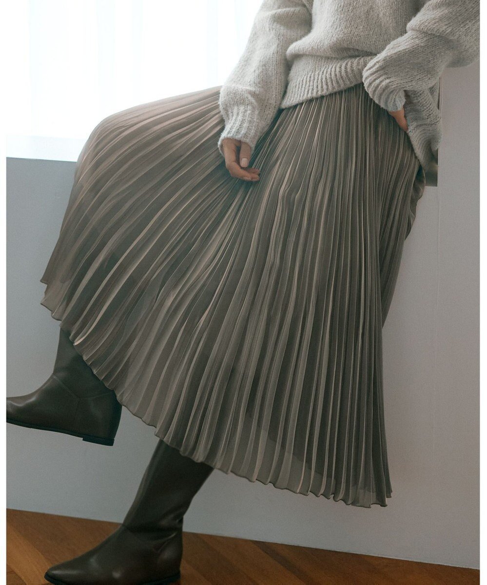 【23区/NIJYUSANKU】のシャイニー プリーツスカート インテリア・キッズ・メンズ・レディースファッション・服の通販 founy(ファニー) ファッション Fashion レディースファッション Fashion for Women スカート Skirts プリーツスカート / 上品フェミニンスタイル Pleated Skirts シアー Sheer, See-Through シャイニー Shiny, Glossy Finish シャンブレー Chambray, Denim-Like Fabric シルバー Silver, Metallic Silver トレンド Trend, Trending Now フラット Flat, Flat Shoes プリーツ Pleats, Pleated A/W・秋冬 Autumn/Winter 2024年 2024 エレガント 上品 Elegant 2024-2025秋冬・A/W Autumn/Winter 2024–25 AW24–25 ゴールド系|ID: prp329100004529604 ipo3291000000034296937