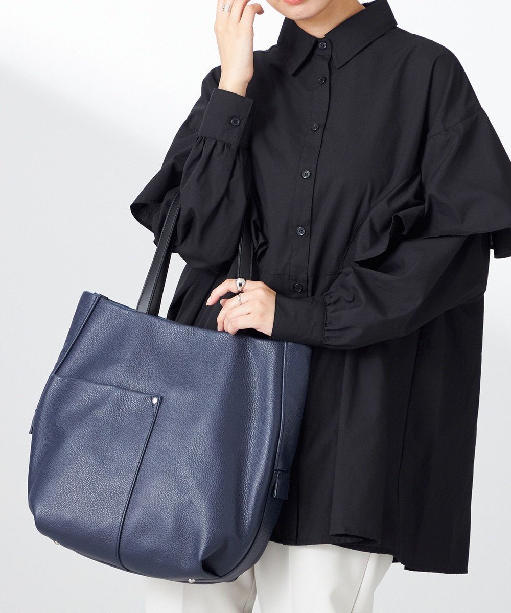 【イザック/Y'SACCS】の木村多江×Y SACCS ラウンドシルエットトート インテリア・キッズ・メンズ・レディースファッション・服の通販 founy(ファニー) 　雑誌掲載アイテム　Magazine Picks & Fashion Features　ファッション雑誌　Fashion Magazines　オトナノオシャレテチョウ　大人のおしゃれ手帖　ファッション　Fashion　レディースファッション　Fashion for Women　バッグ　Bags　11月号　November Issue　スマート　Smart, Elegant　雑誌　Magazine, Fashion Magazine　ポケット　Pocket, Pocket Detail　ラウンド　Round, Round Neck　ビジネス 仕事 通勤　Business / Work / Commuting　ネイビー|ID: prp329100004529657 ipo3291000000033398552