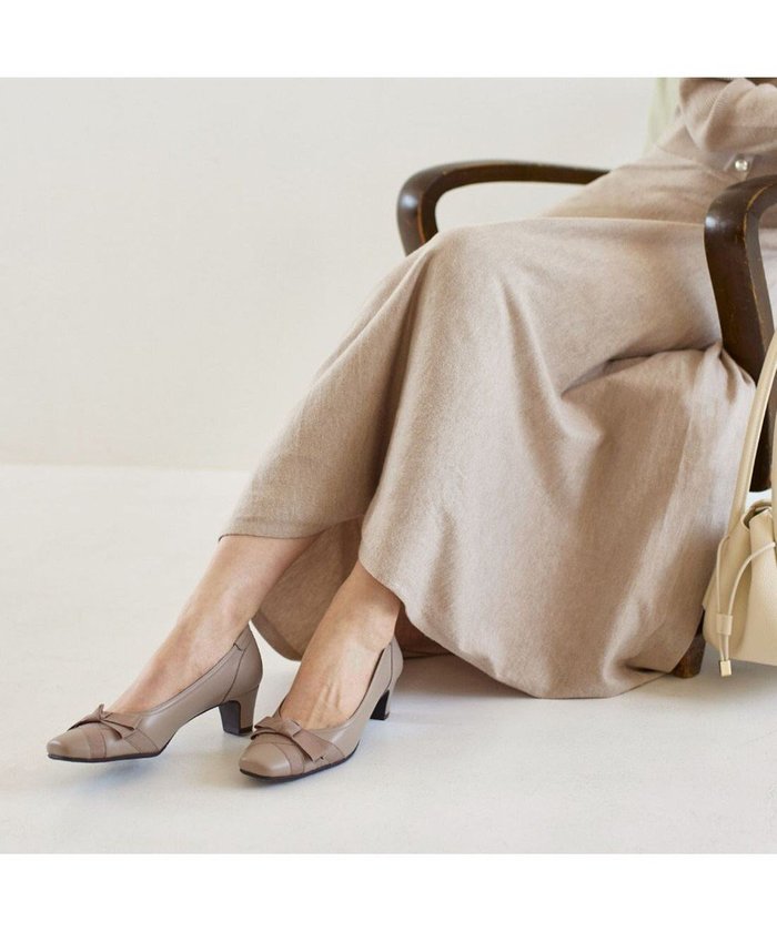 【リズ ラフィーネ/Riz raffinee】のRiz raffinee 【3E】グログランリボンパンプス インテリア・キッズ・メンズ・レディースファッション・服の通販 founy(ファニー) https://founy.com/ ファッション Fashion レディースファッション Fashion for Women エレガント 上品 Elegant オケージョン Occasion Wear シンプル Simple, Minimal トレンド Trend, Trending Now フェミニン Feminine, Girly フォーマル Formal, Dressy フォーム Form ベーシック Basic, Essential ランダム Random, Irregular リボン Ribbon, Bow 日本製 Made In Japan セレモニー Ceremony 入学式 Entrance Ceremony 卒業式 Graduation Ceremony 結婚式 Wedding ビジネス 仕事 通勤 Business / Work / Commuting |ID: prp329100004529686 ipo3291000000034189186