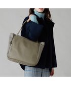 【イザック/Y'SACCS】のナイロン×レザー スクエアトートバッグ Mサイズ グレージュ|ID: prp329100004529695 ipo3291000000034464661