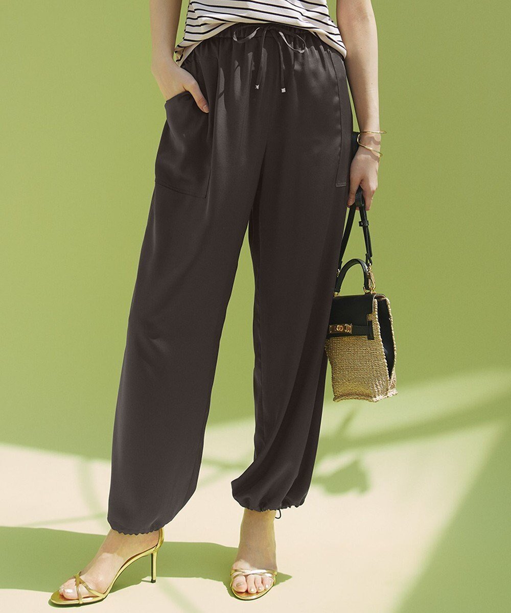 【23区/NIJYUSANKU】の【GLOW8月号掲載/洗える】スムースサテン パラシュートパンツ インテリア・キッズ・メンズ・レディースファッション・服の通販 founy(ファニー) 　雑誌掲載アイテム　Magazine Picks & Fashion Features　ファッション雑誌　Fashion Magazines　グロー　GLOW　ファッション　Fashion　レディースファッション　Fashion for Women　パンツ　Pants & Trousers　春　Spring　洗える　Machine Washable　サテン　Satin, Glossy Fabric　ストレッチ　Stretch, Stretchy Fabric　雑誌　Magazine, Fashion Magazine　ダウン　Down, Puffer　トレンド　Trend, Trending Now　ドレープ　Drape, Draping Fabric　8月号　August Issue, Aug. Edition　ブライト　Bright, Shiny　S/S・春夏　SS, Spring/Summer, Warm Season　夏　Summer　2024年　2024　2024春夏・S/S　Spring/Summer 2024 SS24　エレガント 上品　Elegant　ダークブラウン系|ID: prp329100004529731 ipo3291000000034201787