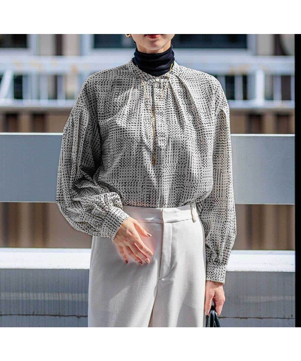【23区/NIJYUSANKU】の【洗える】モノクロトーンプリント ブラウス 人気、トレンドファッション・服の通販 founy(ファニー) 　ファッション　Fashion　レディースファッション　WOMEN　トップス・カットソー　Tops/Tshirt　シャツ/ブラウス　Shirts/Blouses　インナー　Inner　カーディガン　Cardigan　ジャケット　Jacket　プリント　Print　モノトーン　Monotone　エレガント 上品　Elegant　夏　Summer　春　Spring　S/S・春夏　Ss・Spring/Summer　洗える　Washable　 other-1|ID: prp329100004529778 ipo3291000000032026668