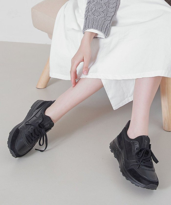 【インター ショシュール/INTER-CHAUSSURES】の【BUSSOLA】撥水スリッポンスニーカー​ インテリア・キッズ・メンズ・レディースファッション・服の通販 founy(ファニー) https://founy.com/ ファッション Fashion レディースファッション WOMEN クッション Cushion 抗菌 Antibacterial ストレッチ Stretch スニーカー Sneakers バランス Balance ライニング Lining ラバー Rubber 再入荷 Restock/Back In Stock/Re Arrival おすすめ Recommend 旅行 Travel |ID: prp329100004530024 ipo3291000000032027708