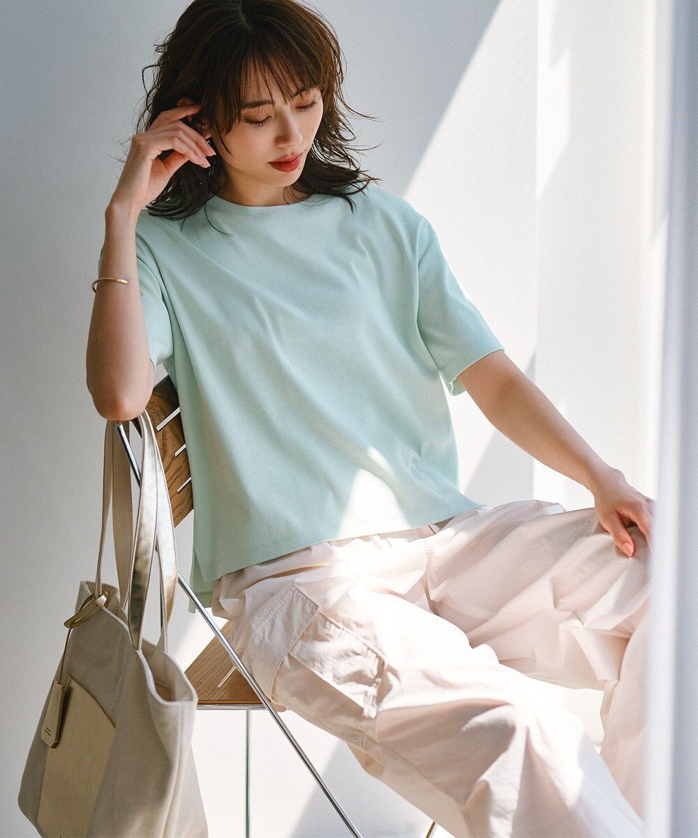 【23区/NIJYUSANKU】の【GLOW8月号掲載/接触冷感】半袖 クロップド IT TEE インテリア・キッズ・メンズ・レディースファッション・服の通販 founy(ファニー) 　雑誌掲載アイテム　Magazine Items　ファッション雑誌　Fashion Magazines　グロー　GLOW　ファッション　Fashion　レディースファッション　WOMEN　トップス・カットソー　Tops/Tshirt　シャツ/ブラウス　Shirts/Blouses　ロング / Tシャツ　T-Shirts　カットソー　Cut and Sewn　春　Spring　カットソー　Cut And Sew　クロップド　Cropped　コンパクト　Compact　吸水　Water Absorption　スリーブ　Sleeve　雑誌　Magazine　トレンド　Trend　ドロップ　Drop　定番　Standard　8月号　August Issue　バランス　Balance　フレンチ　French　ベーシック　Basic　ボトム　Bottom　半袖　Short Sleeve　S/S・春夏　Ss・Spring/Summer　夏　Summer　2024年　2024　2024春夏・S/S　Ss,Spring/Summer,2024　エレガント 上品　Elegant　ミント系|ID: prp329100004530164 ipo3291000000032028277
