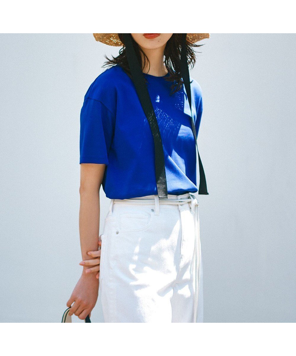 【23区/NIJYUSANKU】の【GLOW8月号掲載/接触冷感】半袖 クロップド IT TEE インテリア・キッズ・メンズ・レディースファッション・服の通販 founy(ファニー) 　雑誌掲載アイテム　Magazine Items　ファッション雑誌　Fashion Magazines　グロー　GLOW　ファッション　Fashion　レディースファッション　WOMEN　トップス・カットソー　Tops/Tshirt　シャツ/ブラウス　Shirts/Blouses　ロング / Tシャツ　T-Shirts　カットソー　Cut and Sewn　春　Spring　カットソー　Cut And Sew　クロップド　Cropped　コンパクト　Compact　吸水　Water Absorption　スリーブ　Sleeve　雑誌　Magazine　トレンド　Trend　ドロップ　Drop　定番　Standard　8月号　August Issue　バランス　Balance　フレンチ　French　ベーシック　Basic　ボトム　Bottom　半袖　Short Sleeve　S/S・春夏　Ss・Spring/Summer　夏　Summer　2024年　2024　2024春夏・S/S　Ss,Spring/Summer,2024　エレガント 上品　Elegant　[WEB限定]ブルー系|ID: prp329100004530164 ipo3291000000032028279