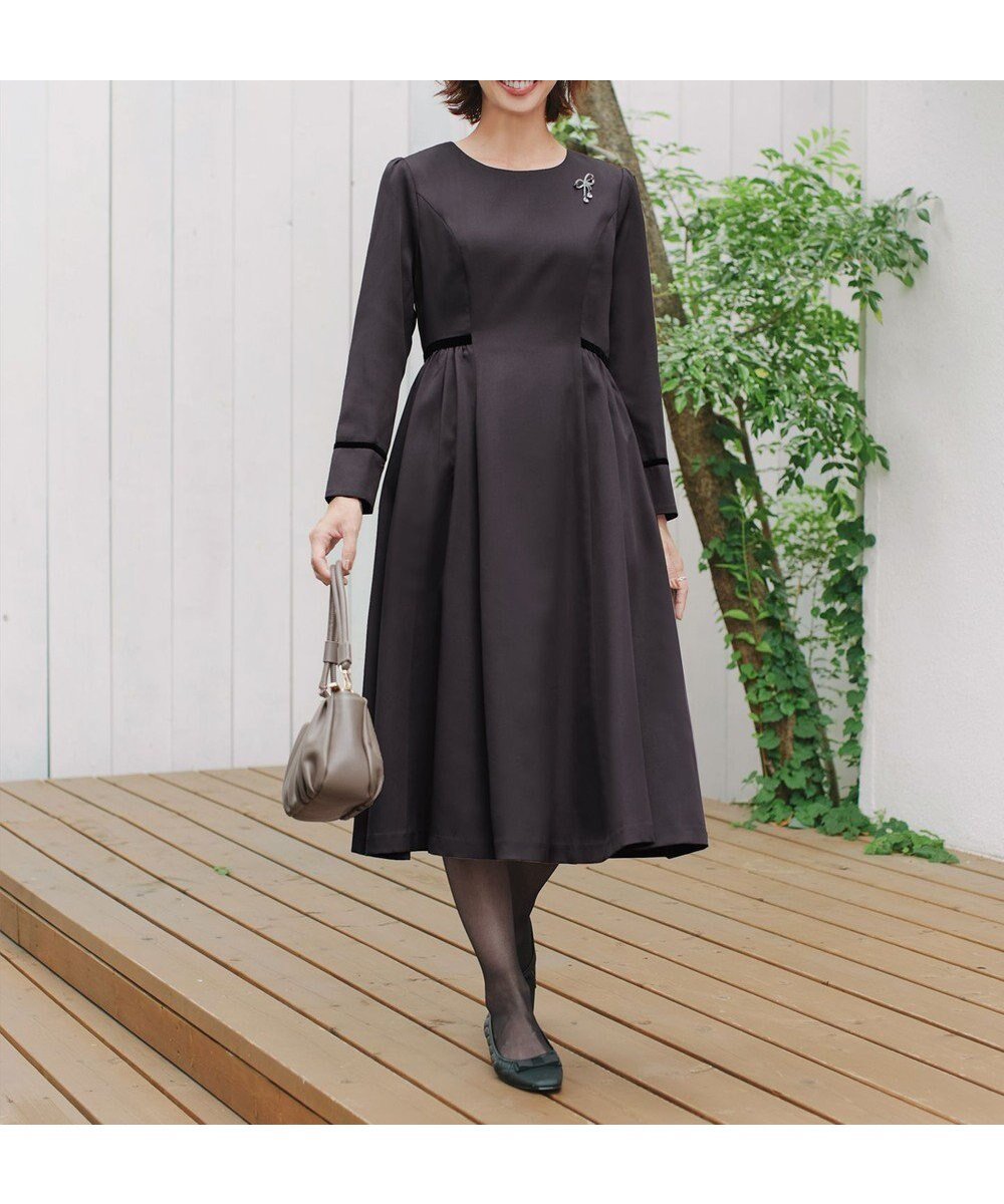【ティアクラッセ/Tiaclasse】の【安田美沙子さん着用・新色追加・洗える】ベロアラインフレアワンピース インテリア・キッズ・メンズ・レディースファッション・服の通販 founy(ファニー) ファッション Fashion レディースファッション Fashion for Women ワンピース Dresses アクセサリー Fashion Accessories 洗える Machine Washable シューズ Shoes, Footwear ダブル Double, Double-Breasted チュニック Tunic, Long Top フレア Flare, Flared ベロア Velour, Soft Velvet ポケット Pocket, Pocket Detail モノトーン Monotone, Black and White ラウンド Round, Round Neck A/W・秋冬 Autumn/Winter 再入荷 Restock / Back in Stock エレガント 上品 Elegant 入学式 Entrance Ceremony 新作・新入荷 New Arrivals / New In チャコールグレー|ID: prp329100004530233 ipo3291000000034134681