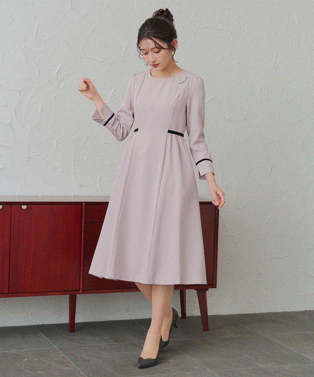 【ティアクラッセ/Tiaclasse】の【安田美沙子さん着用・新色追加・洗える】ベロアラインフレアワンピース インテリア・キッズ・メンズ・レディースファッション・服の通販 founy(ファニー) ファッション Fashion レディースファッション Fashion for Women ワンピース Dresses アクセサリー Fashion Accessories 洗える Machine Washable シューズ Shoes, Footwear ダブル Double, Double-Breasted チュニック Tunic, Long Top フレア Flare, Flared ベロア Velour, Soft Velvet ポケット Pocket, Pocket Detail モノトーン Monotone, Black and White ラウンド Round, Round Neck A/W・秋冬 Autumn/Winter 再入荷 Restock / Back in Stock エレガント 上品 Elegant 入学式 Entrance Ceremony 新作・新入荷 New Arrivals / New In ラベンダーグレー|ID: prp329100004530233 ipo3291000000034134683