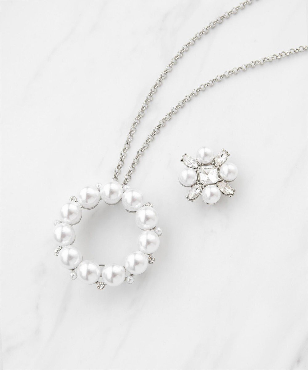 【トッカ/TOCCA】のPEARL BIJOUX SET BROOCHNECKLACE 3WAYブローチネックレス インテリア・キッズ・メンズ・レディースファッション・服の通販 founy(ファニー) 　ファッション　Fashion　レディースファッション　WOMEN　ジュエリー　Jewelry　ネックレス　Necklaces　おすすめ　Recommend　アクセサリー　Accessories　ギフト プレゼント　Gift Present　シンプル　Simple　ジャケット　Jacket　セレモニー　Ceremony　チェーン　Chain　ネックレス　Necklace　パール　Pearl　ビジュー　Bijou　フォーマル　Formal　ブローチ　Brooch　モダン　Modern　モチーフ　Motif　ループ　Loop　無地　Plain Color　シルバー系|ID: prp329100004530354 ipo3291000000032029032