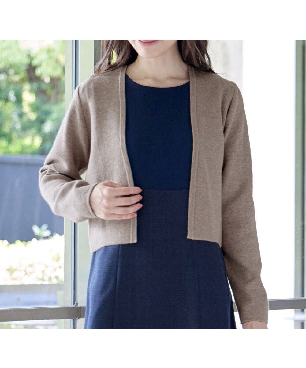 【ティアクラッセ/Tiaclasse】のストレートショートニットボレロ インテリア・キッズ・メンズ・レディースファッション・服の通販 founy(ファニー) 　ファッション　Fashion　レディースファッション　Fashion for Women　アウター　Coat / Outerwear Collection　ボレロ・ショート丈ジャケット / ドレス羽織りに　Boleros & Short Jackets　トップス・カットソー　Cut & Sew Tops　ニット　Knit Tops & Sweaters　ウォッシャブル　Machine Washable　カーディガン　Cardigan, Knitwear　コンパクト　Compact, Small Size　ショート　Short, Short Length　シンプル　Simple, Minimal　ストレート　Straight, Straight Cut　ボレロ　Bolero, Short Cardigan　ポケット　Pocket, Pocket Detail　エレガント 上品　Elegant　冬　Winter / This Winter　春　Spring　洗える　Machine Washable　秋　Autumn　A/W・秋冬　Autumn/Winter　長袖　Long Sleeve, Full Sleeve　グレージュ|ID: prp329100004530476 ipo3291000000036255919