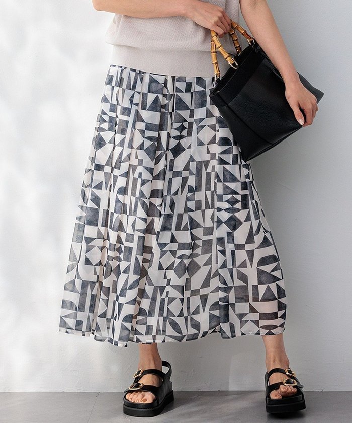 【23区/NIJYUSANKU】の【洗える】Ratti ウォールプリント フレアスカート インテリア・キッズ・メンズ・レディースファッション・服の通販 founy(ファニー) https://founy.com/ ファッション Fashion レディースファッション Fashion for Women スカート Skirts Aライン・フレアスカート A-Line & Flared Skirts イタリア Italy エレガント 上品 Elegant 春 Spring 洗える Machine Washable グラデーション Gradient, Ombre グログラン Grosgrain, Grosgrain Ribbon ジョーゼット Georgette, Semi-Sheer Fabric ストライプ Stripe, Striped Pattern トレンド Trend, Trending Now フレア Flare, Flared プリント Print, Printed Pattern モダン Modern, Contemporary モチーフ Motif, Design Theme モノトーン Monotone, Black and White S/S・春夏 SS, Spring/Summer, Warm Season 夏 Summer 2024年 2024 2024春夏・S/S Spring/Summer 2024 SS24 |ID: prp329100004532466 ipo3291000000033617813