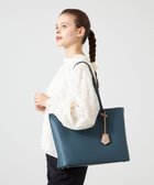 【ラ バガジェリー/LA BAGAGERIE】の【MONICA】バイカラーA4トート 人気、トレンドファッション・服の通販 founy(ファニー) ファッション Fashion レディースファッション Fashion for Women バッグ Bags 軽量 Lightweight, Ultra Light シンプル Simple, Minimal スタイリッシュ Stylish, Fashionable スマート Smart, Elegant フォルム Silhouette, Form ポケット Pocket, Pocket Detail 再入荷 Restock / Back in Stock おすすめ Recommended / Our Picks ビジネス 仕事 通勤 Business / Work / Commuting thumbnail ネイビー|ID: prp329100004532551 ipo3291000000033351273