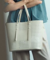 【23区/NIJYUSANKU】のフェイクレザー カットアウト トートバッグ 人気、トレンドファッション・服の通販 founy(ファニー) ファッション Fashion レディースファッション WOMEN バッグ Bag 2025年 2025 2025春夏・S/S Ss,Spring/Summer,2025 フェイクレザー Faux Leather レース Race ビジネス 仕事 通勤 Business 夏 Summer S/S・春夏 Ss・Spring/Summer |ID:prp329100004532640