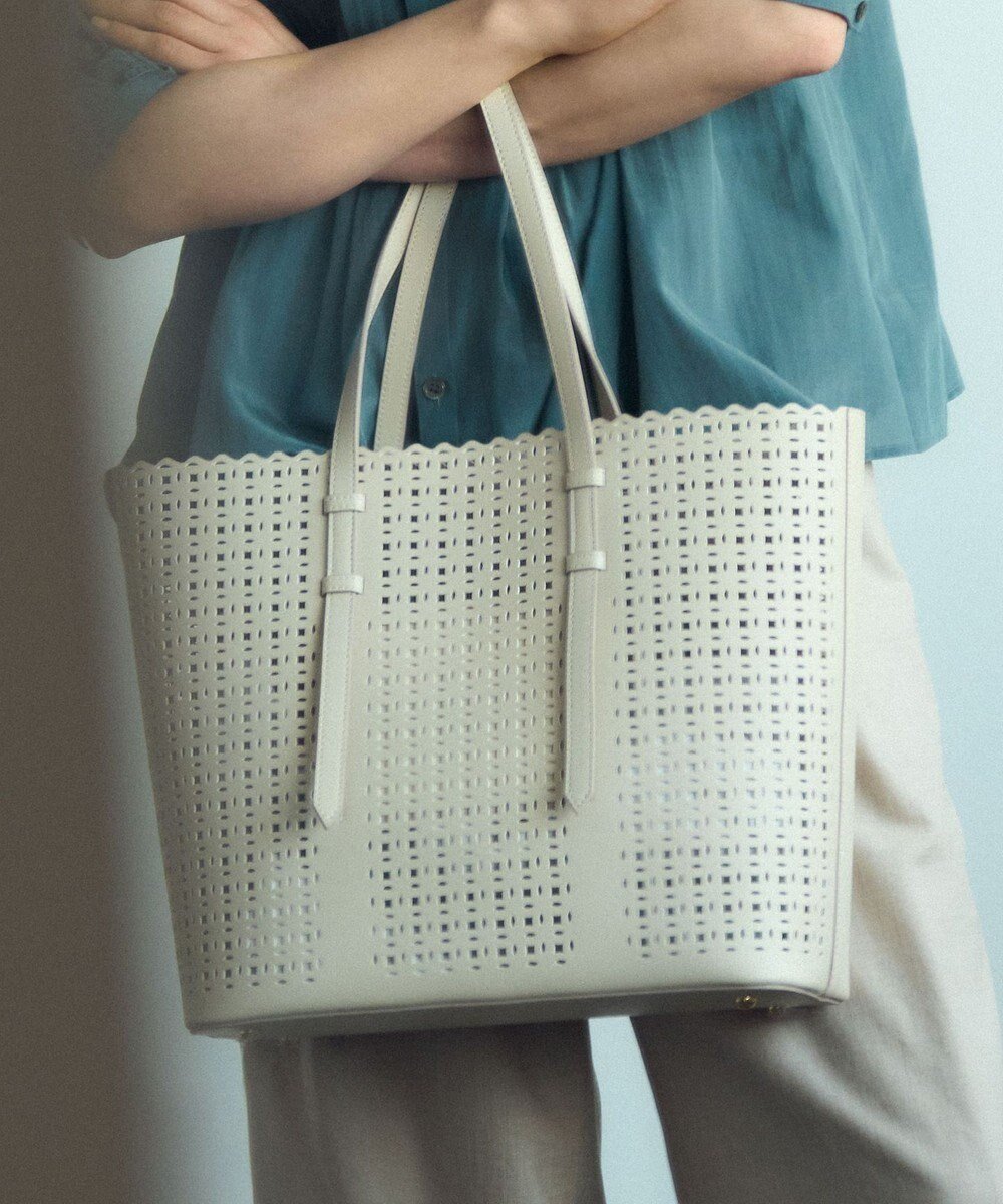 【23区/NIJYUSANKU】のフェイクレザー カットアウト トートバッグ 人気、トレンドファッション・服の通販 founy(ファニー) 　ファッション　Fashion　レディースファッション　WOMEN　バッグ　Bag　2025年　2025　2025春夏・S/S　Ss,Spring/Summer,2025　フェイクレザー　Faux Leather　レース　Race　ビジネス 仕事 通勤　Business　夏　Summer　S/S・春夏　Ss・Spring/Summer　 other-1|ID: prp329100004532640 ipo3291000000032039132