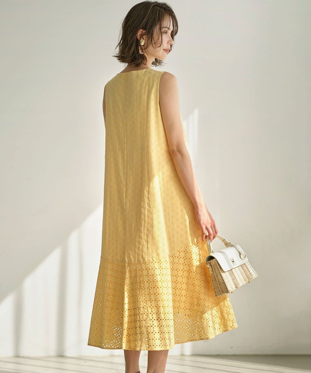 【組曲/KUMIKYOKU】の【WEB限定】エンブロイダリーレース ノースリーブワンピース インテリア・キッズ・メンズ・レディースファッション・服の通販 founy(ファニー) ファッション Fashion レディースファッション Fashion for Women ワンピース Dresses アイレット Eyelet Lace 春 Spring ノースリーブ Sleeveless, No-Sleeve フォルム Silhouette, Form フラワー Flower, Floral ペプラム Peplum, Flared Hem モチーフ Motif, Design Theme レース Lace, Lace Fabric S/S・春夏 SS, Spring/Summer, Warm Season 夏 Summer クリームイエロー系|ID: prp329100004532655 ipo3291000000034629556