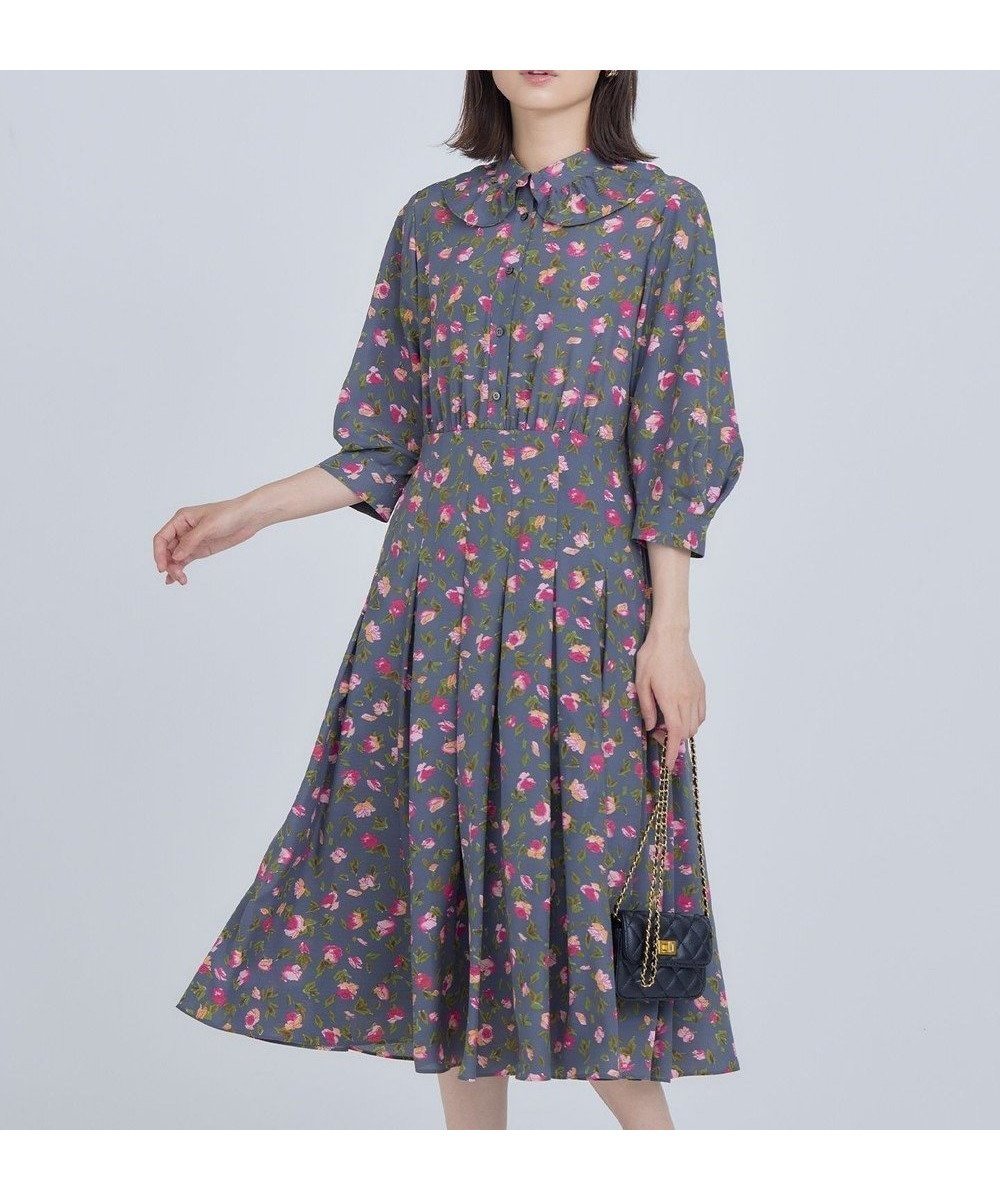 【組曲/KUMIKYOKU】のカッティングローズプリント ワンピース 人気、トレンドファッション・服の通販 founy(ファニー) 　ファッション　Fashion　レディースファッション　Fashion for Women　ワンピース　Dresses　ドレープ　Drape, Draping Fabric　バランス　Balance, Style Balance　フィット　Fit, Slim Fit　フレア　Flare, Flared　プリント　Print, Printed Pattern　プリーツ　Pleats, Pleated　モダン　Modern, Contemporary　モチーフ　Motif, Design Theme　ランダム　Random, Irregular　リボン　Ribbon, Bow　ローズ　Rose, Rose Motif　A/W・秋冬　Autumn/Winter　再入荷　Restock / Back in Stock　エレガント 上品　Elegant　 other-1|ID: prp329100004532843 ipo3291000000033287709