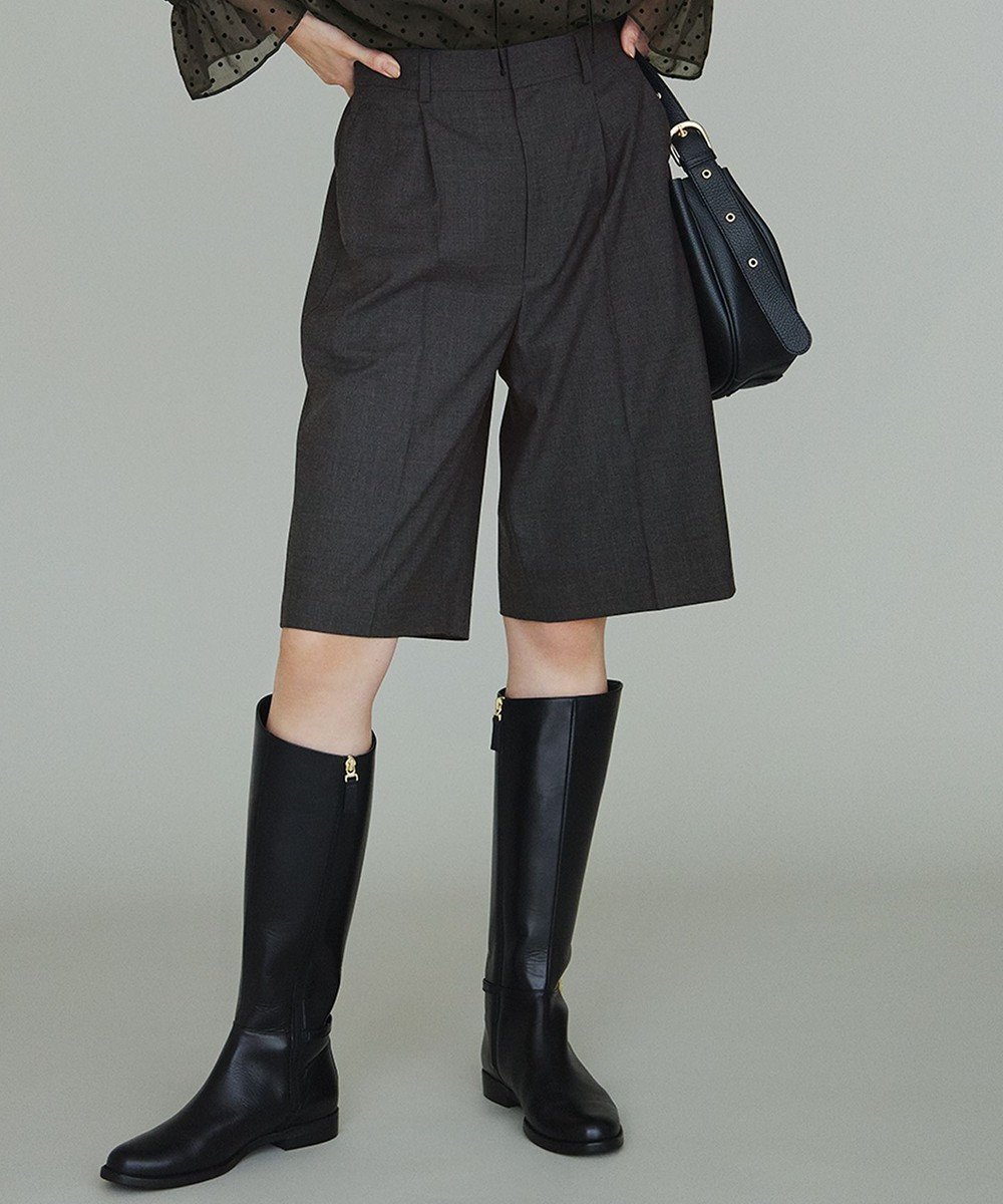 【23区/NIJYUSANKU】の【CLASSY.10月号掲載/洗える】TWマットクロス ハーフパンツ インテリア・キッズ・メンズ・レディースファッション・服の通販 founy(ファニー) 　雑誌掲載アイテム　Magazine Items　ファッション雑誌　Fashion Magazines　クラッシィ　CLASSY.　ファッション　Fashion　レディースファッション　WOMEN　パンツ　Pants　ハーフ / ショートパンツ　Short Pants　洗える　Washable　10月号　October Issue　ショート　Short　ストレッチ　Stretch　セットアップ　Set Up　雑誌　Magazine　タイツ　Tights　ハーフ　Half　ブルゾン　Blouson　ベーシック　Basic　ロング　Long　A/W・秋冬　Aw・Autumn/Winter・Fw・Fall-Winter　冬　Winter　おすすめ　Recommend　2024年　2024　2024-2025秋冬・A/W　Aw/Autumn/Winter/Fw/Fall/2024-2025　グレー系|ID: prp329100004533217 ipo3291000000032041437