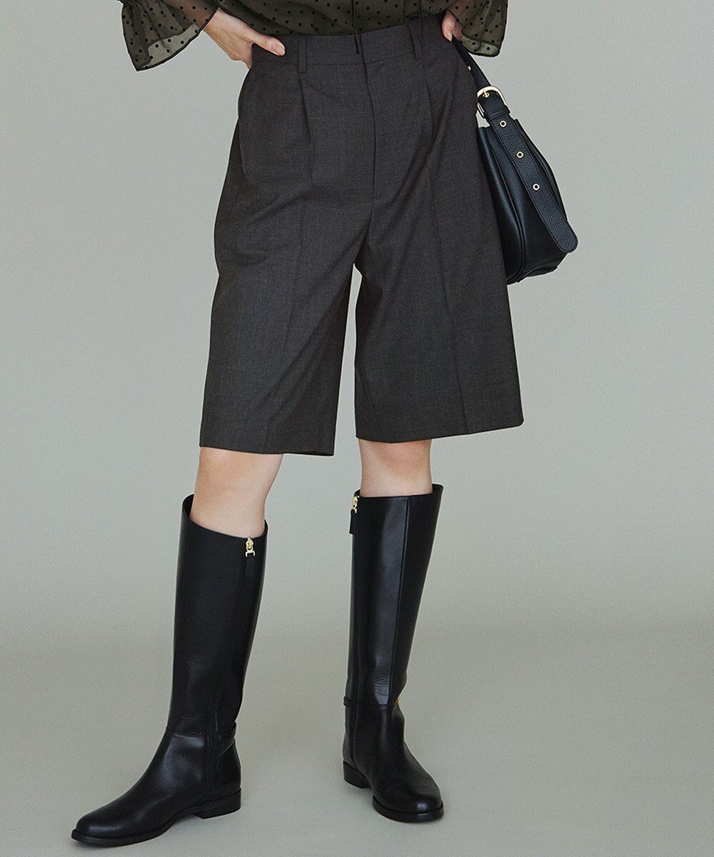 【23区/NIJYUSANKU】の【CLASSY.10月号掲載/洗える】TWマットクロス ハーフパンツ インテリア・キッズ・メンズ・レディースファッション・服の通販 founy(ファニー) 　雑誌掲載アイテム　Magazine Picks & Fashion Features　ファッション雑誌　Fashion Magazines　クラッシィ　CLASSY.　ファッション　Fashion　レディースファッション　Fashion for Women　パンツ　Pants & Trousers　ショートパンツ・ハーフパンツ　High-Waisted & Relaxed Shorts　洗える　Machine Washable　10月号　October Issue　ショート　Short, Short Length　ストレッチ　Stretch, Stretchy Fabric　セットアップ　Set-Up, Coordinated Outfit　雑誌　Magazine, Fashion Magazine　タイツ　Tights, Legwear　ハーフ　Half, Half-Length　ブルゾン　Blouson, Bomber Jacket　ベーシック　Basic, Essential　ロング　Long, Long-Length　A/W・秋冬　Autumn/Winter　冬　Winter / This Winter　おすすめ　Recommended / Our Picks　2024年　2024　2024-2025秋冬・A/W　Autumn/Winter 2024–25 AW24–25　グレー系|ID: prp329100004533217 ipo3291000000033682311