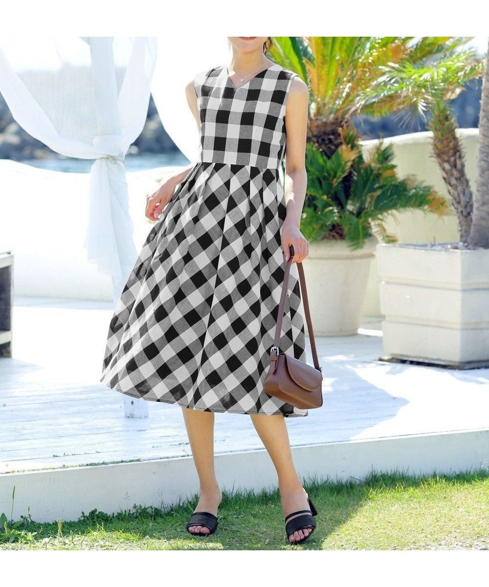 【ティアクラッセ/Tiaclasse】の【袖が選べる・洗える】大柄ギンガムチェックワンピース インテリア・キッズ・メンズ・レディースファッション・服の通販 founy(ファニー) ファッション Fashion レディースファッション Fashion for Women ワンピース Dresses アクセサリー Fashion Accessories カーディガン Cardigan, Knitwear ギンガム Gingham, Gingham Fabric スリーブ Sleeve, Long Sleeve / Short Sleeve チェック Check, Plaid, Tartan チュニック Tunic, Long Top ノースリーブ Sleeveless, No-Sleeve フレア Flare, Flared ポケット Pocket, Pocket Detail 再入荷 Restock / Back in Stock 夏 Summer 新作・新入荷 New Arrivals / New In 春 Spring S/S・春夏 SS, Spring/Summer, Warm Season 洗える Machine Washable ノースリーブ:ブラック|ID: prp329100004533226 ipo3291000000034515491
