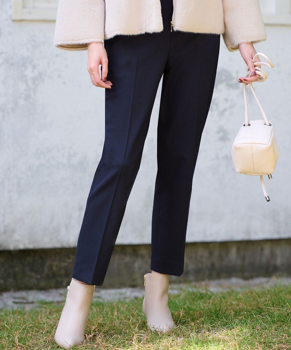 【エニィ スィス/any SiS】の【大人百花掲載 ヨンアさん着用】シリーズ累計7万本突破!サーモ2WAYストレッチ テーパードパンツ インテリア・キッズ・メンズ・レディースファッション・服の通販 founy(ファニー) 　ファッション　Fashion　レディースファッション　Fashion for Women　パンツ　Pants & Trousers　ギャザー　Gathered, Ruffled　今季　This Season, Current Season　ジャケット　Jacket, Outerwear　ストレッチ　Stretch, Stretchy Fabric　スニーカー　Sneakers, Trainers　センター　Center, Center Line　チェック　Check, Plaid, Tartan　定番　Standard, Basic Item　人気　Popular, Best Seller　ポケット　Pocket, Pocket Detail　A/W・秋冬　Autumn/Winter　おすすめ　Recommended / Our Picks　ネイビー|ID: prp329100004533510 ipo3291000000035647453