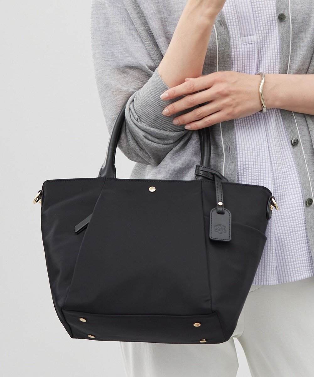 【ジェイ プレス/J.PRESS】の【WEB限定】2wayナイロン Midium トート バッグ 人気、トレンドファッション・服の通販 founy(ファニー) 　ファッション　Fashion　レディースファッション　Fashion for Women　バッグ　Bags　軽量　Lightweight, Ultra Light　シンプル　Simple, Minimal　スタンダード　Standard, Basic　財布　Wallet, Purse　チャーム　Charm, Pendant　トートバッグ　Tote Bag, Large Shoulder Bag　定番　Standard, Basic Item　ポケット　Pocket, Pocket Detail　ポシェット　Pochette, Mini Bag　 other-1|ID: prp329100004534433 ipo3291000000033572286