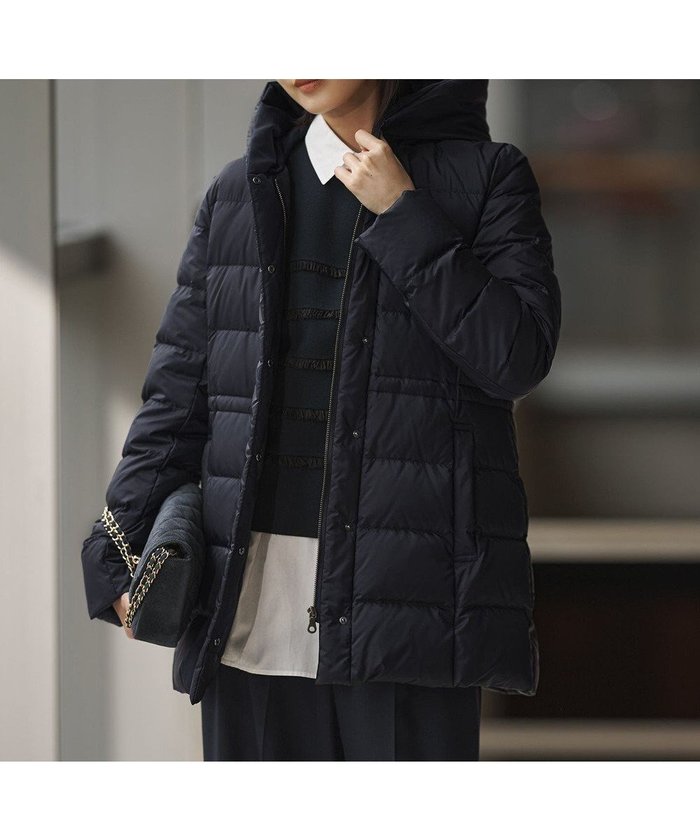 【23区/NIJYUSANKU】の【VERY12月号掲載/新色追加】シレータフタ ミドル丈 ダウンコート インテリア・キッズ・メンズ・レディースファッション・服の通販 founy(ファニー) https://founy.com/ 雑誌掲載アイテム Magazine Picks & Fashion Features ファッション雑誌 Fashion Magazines ヴェリィ VERY ファッション Fashion レディースファッション Fashion for Women アウター Coat / Outerwear Collection コート・ロングコート・ピーコート Long Coats, Peacoats & More レディースジャケット・軽アウター Jackets ダウンジャケット・軽量ダウン Warm & Lightweight Down Jackets 洗える Machine Washable コンパクト Compact, Small Size 軽量 Lightweight, Ultra Light 12月号 December Issue シャーリング Shirring, Ruched ショート Short, Short Length ジャケット Jacket, Outerwear 雑誌 Magazine, Fashion Magazine タフタ Taffeta, Structured Fabric ダウン Down, Puffer トレンド Trend, Trending Now 人気 Popular, Best Seller ハイネック High Neck, Mock Neck バランス Balance, Style Balance フェザー Feather, Feather Detail ベーシック Basic, Essential ミドル Middle Length, Mid Height ロング Long, Long-Length 冬 Winter / This Winter A/W・秋冬 Autumn/Winter エレガント 上品 Elegant |ID: prp329100004535264 ipo3291000000034545357