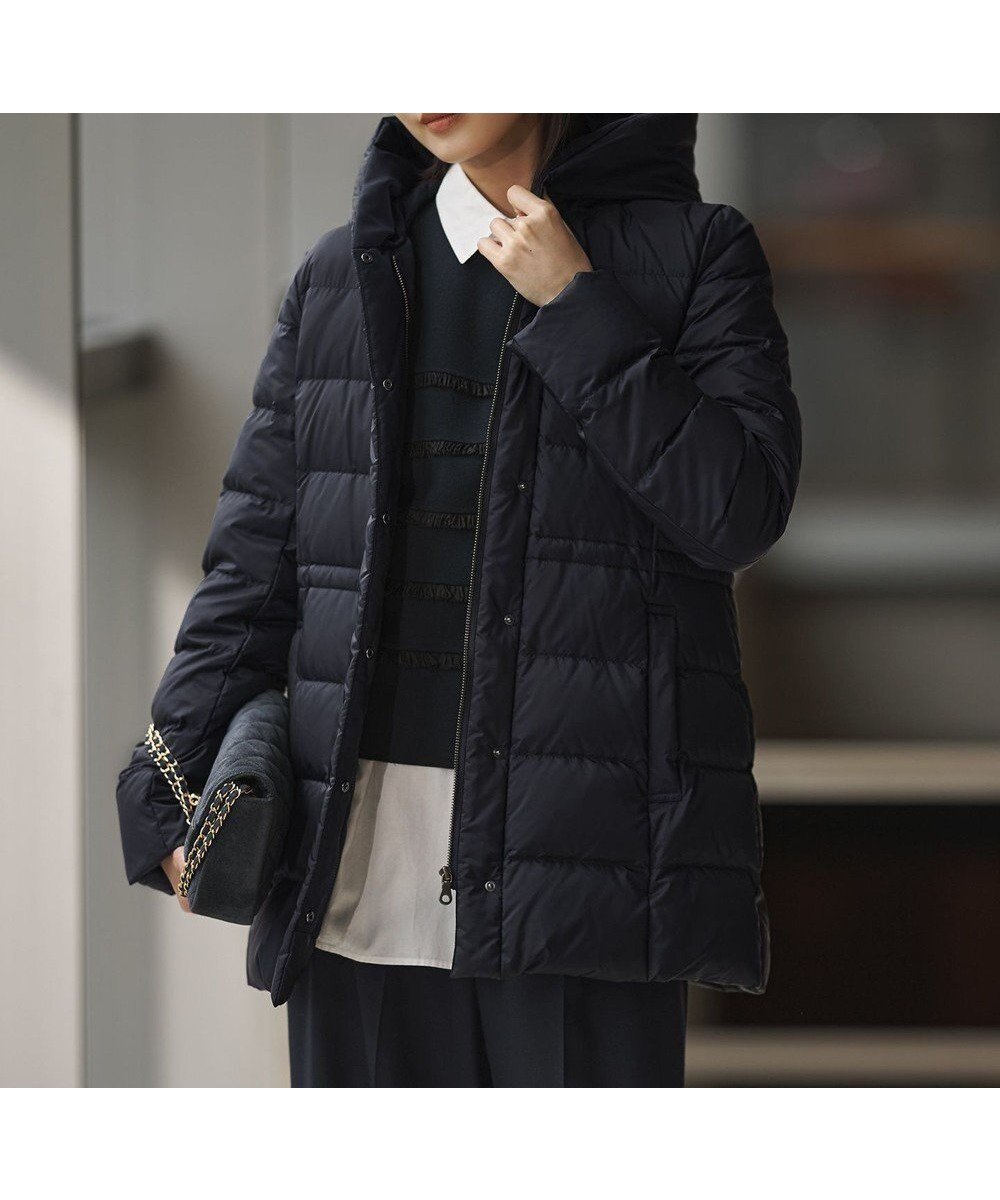 【23区/NIJYUSANKU】の【VERY掲載/新色追加】シレータフタ ミドル丈 ダウンコート インテリア・キッズ・メンズ・レディースファッション・服の通販 founy(ファニー) 　雑誌掲載アイテム　Magazine Picks & Fashion Features　ファッション雑誌　Fashion Magazines　ヴェリィ　VERY　ファッション　Fashion　レディースファッション　Fashion for Women　アウター　Coat / Outerwear Collection　コート・ロングコート・ピーコート　Long Coats, Peacoats & More　レディースジャケット・軽アウター　Jackets　ダウンジャケット・軽量ダウン　Warm & Lightweight Down Jackets　洗える　Machine Washable　コンパクト　Compact, Small Size　軽量　Lightweight, Ultra Light　12月号　December Issue　シャーリング　Shirring, Ruched　ショート　Short, Short Length　ジャケット　Jacket, Outerwear　雑誌　Magazine, Fashion Magazine　タフタ　Taffeta, Structured Fabric　ダウン　Down, Puffer　トレンド　Trend, Trending Now　人気　Popular, Best Seller　ハイネック　High Neck, Mock Neck　バランス　Balance, Style Balance　フェザー　Feather, Feather Detail　ベーシック　Basic, Essential　ミドル　Middle Length, Mid Height　ロング　Long, Long-Length　冬　Winter / This Winter　A/W・秋冬　Autumn/Winter　エレガント 上品　Elegant　ネイビー系|ID: prp329100004535264 ipo3291000000035580755