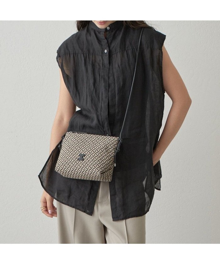 【イアクッチ/IACUCCI】のモノグランマ SD JACQUARD/RUGA インテリア・キッズ・メンズ・レディースファッション・服の通販 founy(ファニー) https://founy.com/ ファッション Fashion レディースファッション WOMEN クラシカル Classical グラフィック Graphic コンパクト Compact ショルダー Shoulder ジャカード Jacquard バランス Balance パッチ Patch ベスト Vest ポーチ Pouch モダン Modern ラップ Wrap おすすめ Recommend 旅行 Travel ギフト プレゼント Gift Present |ID: prp329100004535279 ipo3291000000032050604