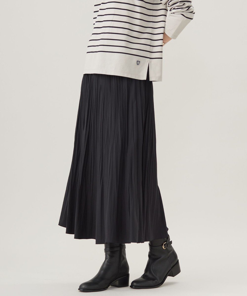 【ジェイ プレス/J.PRESS】の【洗える】パウダリージャージー ランダムプリーツ スカート インテリア・キッズ・メンズ・レディースファッション・服の通販 founy(ファニー) 　ファッション　Fashion　レディースファッション　Fashion for Women　スカート　Skirts　プリーツスカート / 上品フェミニンスタイル　Pleated Skirts　洗える　Machine Washable　ドレープ　Drape, Draping Fabric　プリーツ　Pleats, Pleated　ベーシック　Basic, Essential　ランダム　Random, Irregular　A/W・秋冬　Autumn/Winter　おすすめ　Recommended / Our Picks　ブラック系|ID: prp329100004535362 ipo3291000000033682830