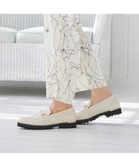 【モード エ ジャコモ/MODE ET JACOMO】のcarino 【レイン対応】タンクソールビットローファー 人気、トレンドファッション・服の通販 founy(ファニー) ファッション Fashion レディースファッション Fashion for Women エナメル Patent Leather 厚底 Platform Shoes シンプル Simple, Minimal スタイリッシュ Stylish, Fashionable スタンダード Standard, Basic トレンド Trend, Trending Now 定番 Standard, Basic Item ベーシック Basic, Essential レイン Rain, Rainproof ワンポイント One Point, Statement Accent おすすめ Recommended / Our Picks |ID:prp329100004535473