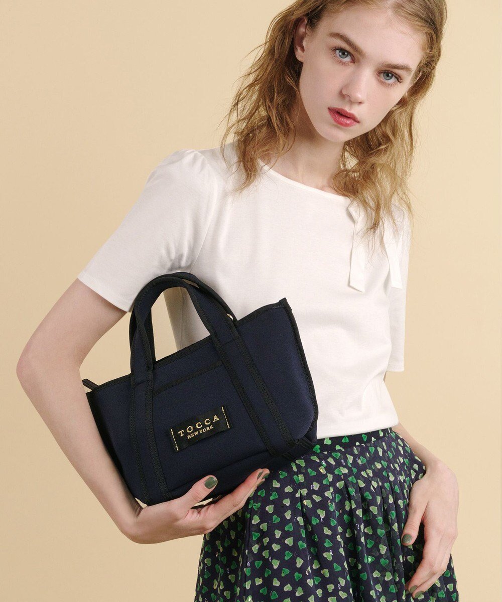 【トッカ/TOCCA】の【WEB&一部店舗限定】COSTA MINITOTE トートバッグ インテリア・キッズ・メンズ・レディースファッション・服の通販 founy(ファニー) 　ファッション　Fashion　レディースファッション　Ladies' Fashion Online　バッグ　Bag　アウトドア　Outdoor　クッション　Cushion　クラウン　Crown　シューズ　Shoes　シンプル　Simple　スポーツ　Sports　スーツ　Suit　財布　Wallet　トリミング　Trimming　ポケット　Pocket　ラップ　Wrap　リゾート　Resort　リュクス　Luxe　ワンポイント　One Point　旅行　Travel　ネイビー系|ID: prp329100004535623 ipo3291000000032501807