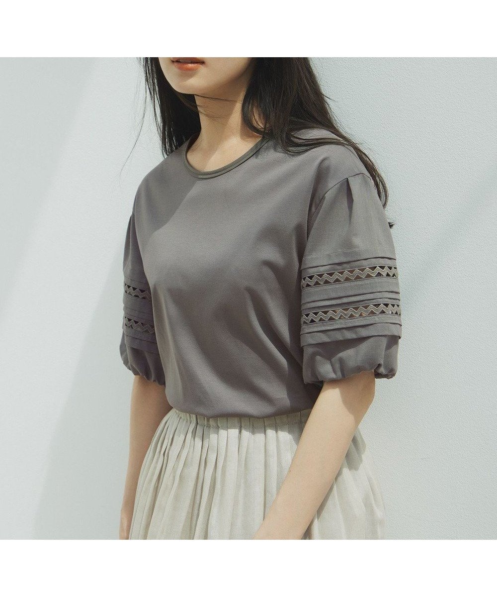 【23区/NIJYUSANKU】の【洗える】アイレットジャージー パフスリーブ カットソー インテリア・キッズ・メンズ・レディースファッション・服の通販 founy(ファニー) 　ファッション　Fashion　レディースファッション　WOMEN　トップス・カットソー　Tops/Tshirt　シャツ/ブラウス　Shirts/Blouses　ロング / Tシャツ　T-Shirts　カットソー　Cut and Sewn　春　Spring　洗える　Washable　カットソー　Cut And Sew　コンシャス　Conscious　シリコン　Silicon　シルケット　Mercerization　スリーブ　Sleeve　定番　Standard　レース　Race　S/S・春夏　Ss・Spring/Summer　夏　Summer　2024年　2024　2024春夏・S/S　Ss,Spring/Summer,2024　エレガント 上品　Elegant　カーキ系|ID: prp329100004535642 ipo3291000000032228211