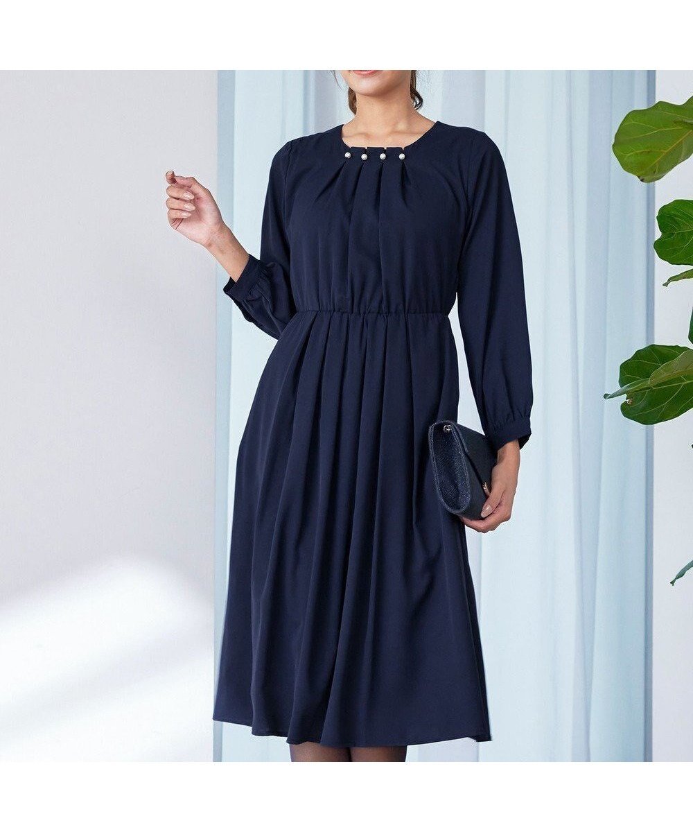 【ティアクラッセ/Tiaclasse】の【洗える】タックパールワンピース インテリア・キッズ・メンズ・レディースファッション・服の通販 founy(ファニー) ファッション Fashion レディースファッション Fashion for Women ワンピース Dresses おすすめ Recommended / Our Picks オケージョン Occasion Wear チュニック Tunic, Long Top パール Pearl, Pearl Accent フィット Fit, Slim Fit フレア Flare, Flared ブラウジング Blouson Silhouette, Cinched Waist ポケット Pocket, Pocket Detail ラウンド Round, Round Neck エレガント 上品 Elegant 再入荷 Restock / Back in Stock 夏 Summer 新作・新入荷 New Arrivals / New In S/S・春夏 SS, Spring/Summer, Warm Season 洗える Machine Washable A/W・秋冬 Autumn/Winter 結婚式 Wedding ネイビー|ID: prp329100004535809 ipo3291000000034757909